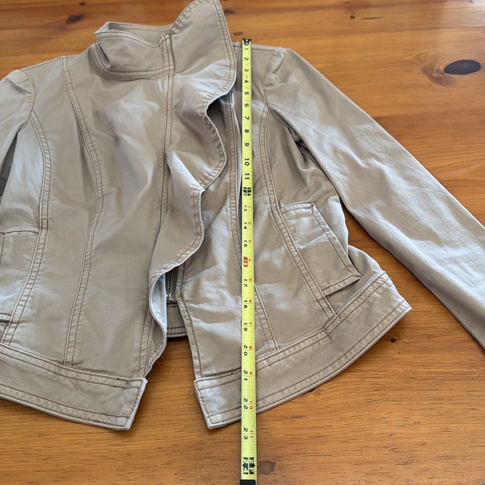 White House Black Market Ruffle Front Jacket - Picture 12 of 17